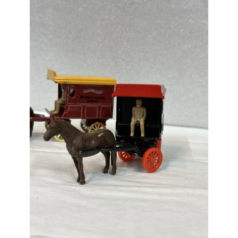 Horse Drawn Vintage Wagon Set of 2 Festival Lantern Co Dollys Candy Die Cast Toy